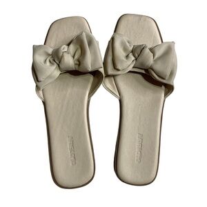 Old Navy 6.5 Bow Tie Sandals